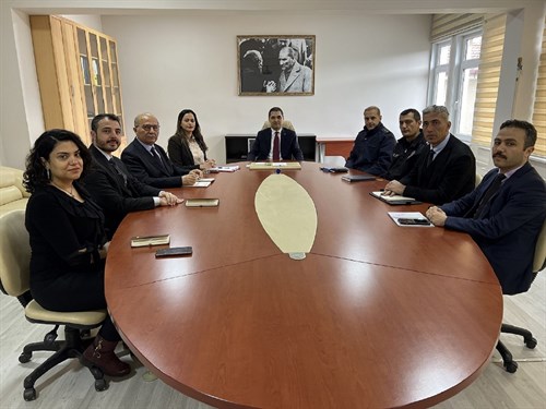 KAYMAKAMIMIZ HASAN ÇİMER BAŞKANLIĞINDA “KADINA YÖNELİK ŞİDDETLE MÜCADELE TOPLANTISI” GERÇEKLEŞTİRİLDİ.