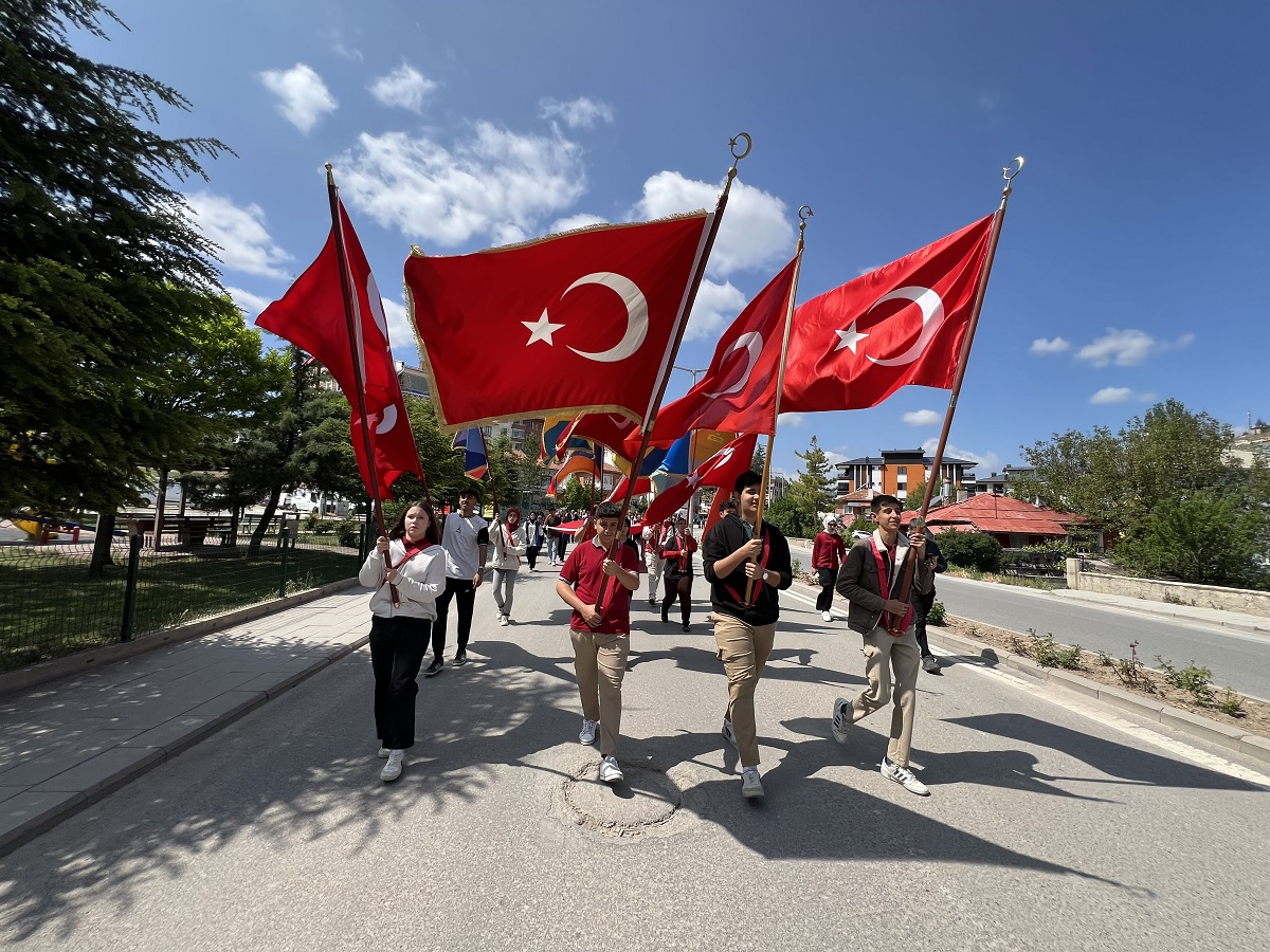 İLÇEMİZDE 19 MAYIS ATATÜRK’Ü ANMA, GENÇLİK ve SPOR BAYRAMI KAPSAMINDA “GENÇLİK YÜRÜYÜŞÜ” GERÇEKLEŞTİRİLDİ.