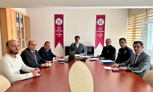 KAYMAKAMIMIZ SAYIN TOLGA TURAN BAŞKANLIĞINDA ''EL YAPIMI PATLAYICILAR (EYP) İLE MÜCADELE VE METRUK BİNALAR KOMİSYON TOPLANTISI'' GERÇEKLEŞTİRİLDİ.